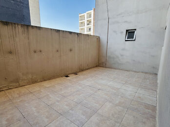 ALQUILER CENTRICO DE UN DORMITORIOS CON PATIO