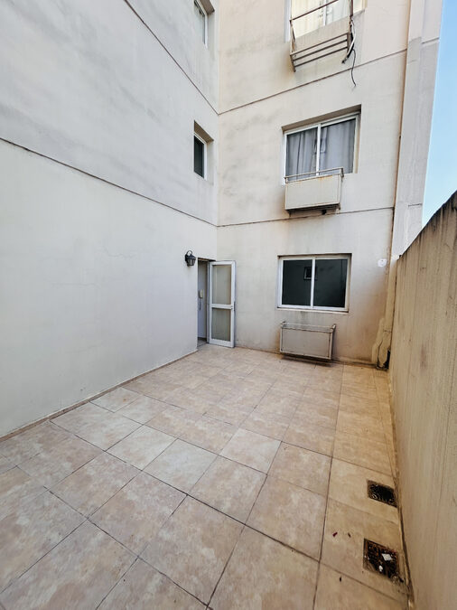 ALQUILER CENTRICO DE UN DORMITORIOS CON PATIO