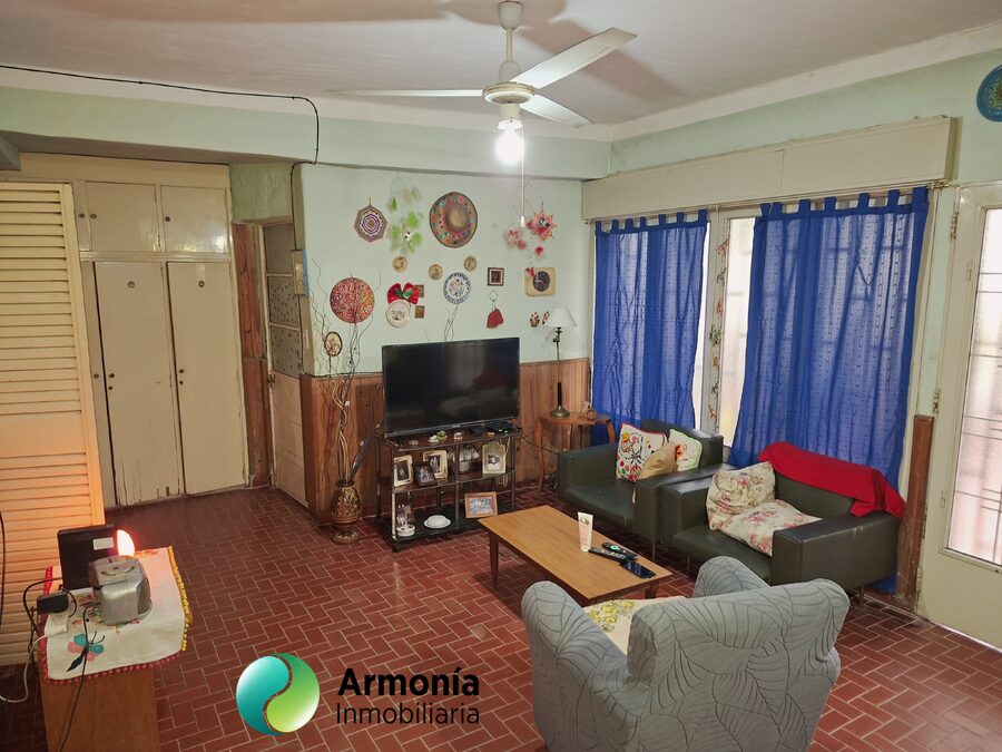 Vendo casa 2 dorm. Calle Millan a 4 cuadras esc Don bosco
