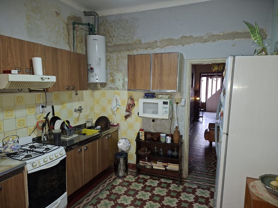 Vendo casa 2 dorm. Calle Millan a 4 cuadras esc Don bosco