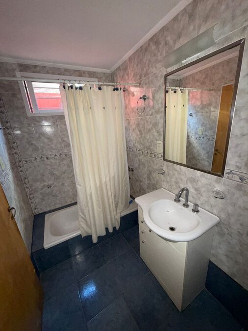 En venta departamento dos dormitorios , dos baños , planta baja !