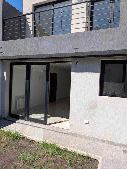 CASA ZONA PARQUE EN ALQUILER EN PARANÁ – A ESTRENAR
