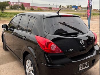 NISSAN TIIDA VISIA 2014 MANUAL PERMUTO FINANCIO