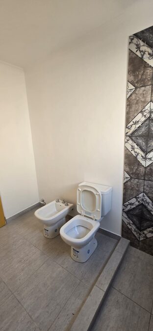 ALQUILER – CASA A ESTRENAR 🏡