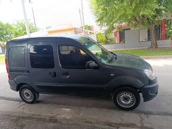 KANGOO 5 ASIENTOS NAFTA GNC VENDO PERMUTO FINANCIO