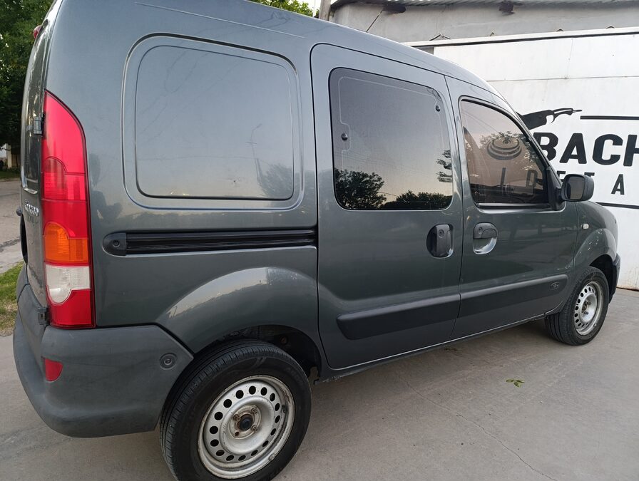 KANGOO 5 ASIENTOS NAFTA GNC VENDO PERMUTO FINANCIO