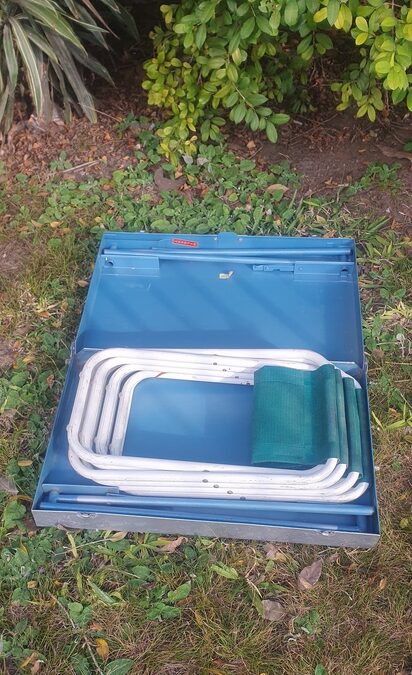 Mesa plegable con 4 asientos