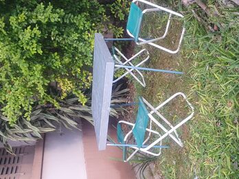 Mesa plegable con 4 asientos