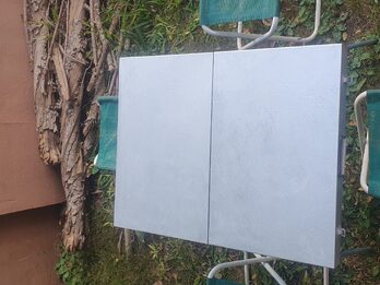 Mesa plegable con 4 asientos