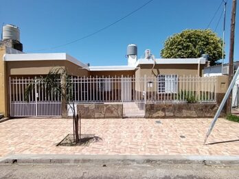 CASA EN ALQUILER / ZONA : BLAS PARERAA Y AVDA DON BOSCO
