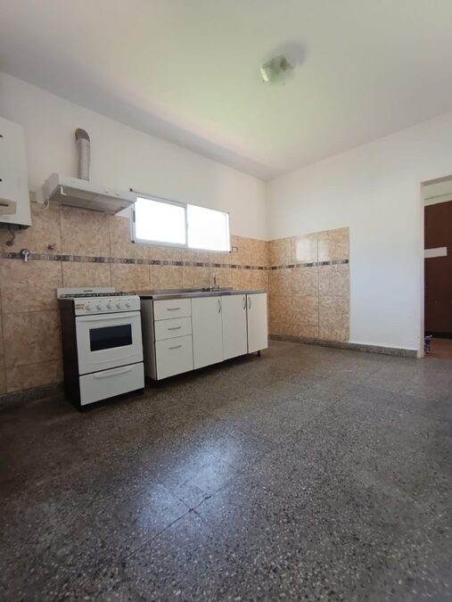 CASA EN ALQUILER / ZONA : BLAS PARERAA Y AVDA DON BOSCO