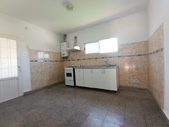 CASA EN ALQUILER / ZONA : BLAS PARERAA Y AVDA DON BOSCO