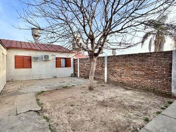 Casa + local en Venta, Zona Almirante Brown y Crespo