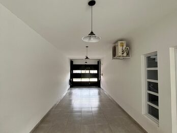 CASA APTA CRÉDITO, 4 DORMITORIOS, COCHERA PASANTE Y PATIO VERDE CON PILETA - ZONA HIPÓDROMO