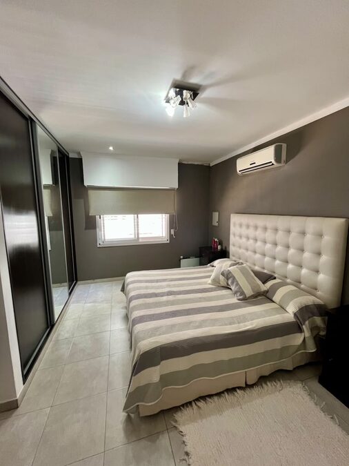 CASA APTA CRÉDITO, 4 DORMITORIOS, COCHERA PASANTE Y PATIO VERDE CON PILETA - ZONA HIPÓDROMO