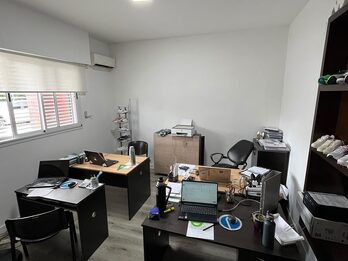 CASA APTA CRÉDITO, 4 DORMITORIOS, COCHERA PASANTE Y PATIO VERDE CON PILETA - ZONA HIPÓDROMO