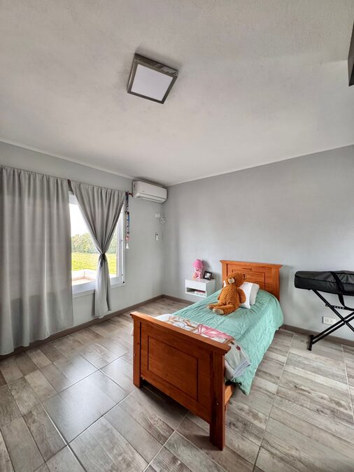 CASA 3 DORM EN SUITE - ZONA ACCESO NORTE, POSIBILIDAD DE FINANCIACIÓN.