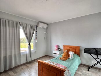 CASA 3 DORM EN SUITE - ZONA ACCESO NORTE, POSIBILIDAD DE FINANCIACIÓN.
