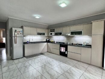 CASA 3 DORM EN SUITE - ZONA ACCESO NORTE, POSIBILIDAD DE FINANCIACIÓN.
