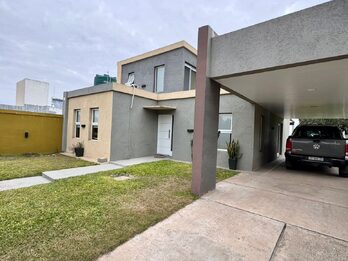 CASA 3 DORM EN SUITE - ZONA ACCESO NORTE, POSIBILIDAD DE FINANCIACIÓN.