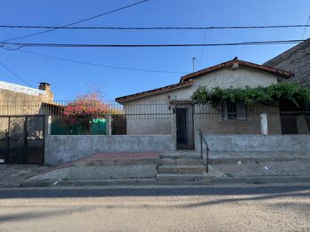 Casa de 2 dormitorios Apta Credito – Zona 3 de Febrero y Vucetich