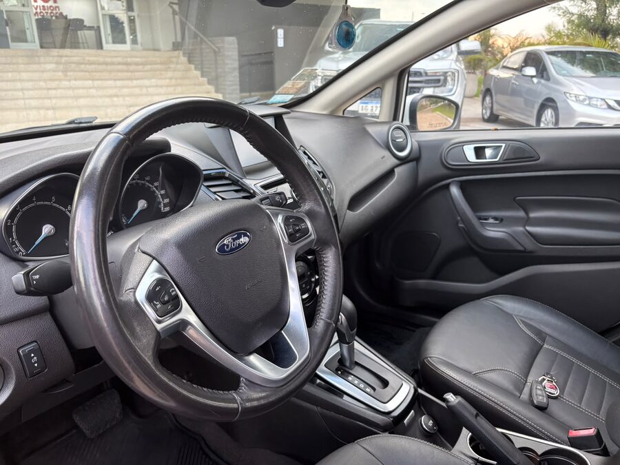 FORD Fiesta 1.6L Titanium Powershift
