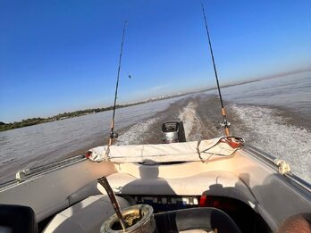 LANCHA HURACAN 460 CON JOHNSON 40  CON TRAILER