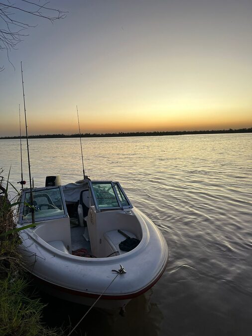 LANCHA HURACAN 460 CON JOHNSON 40  CON TRAILER