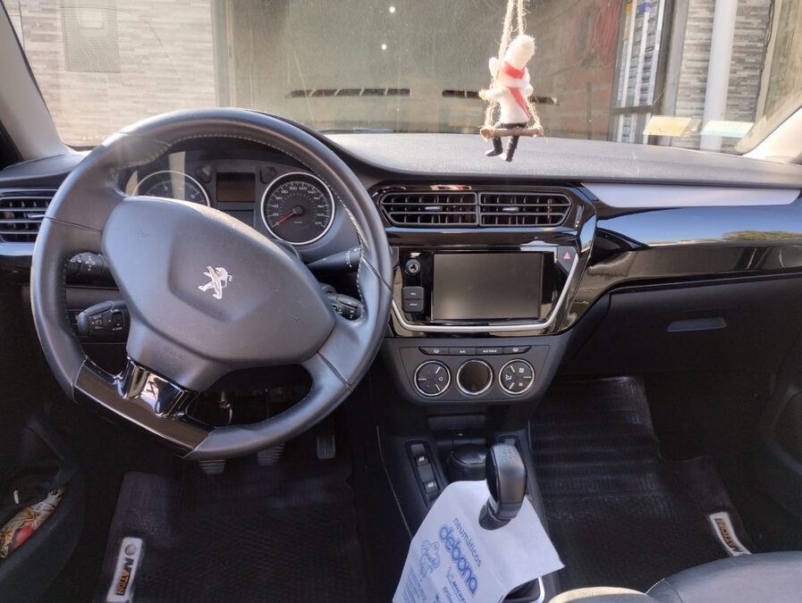 Peugeot 301 1.6 nafta