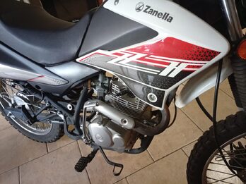 Vendo Zanella zt 150 2023. Impecable!! 5200 km