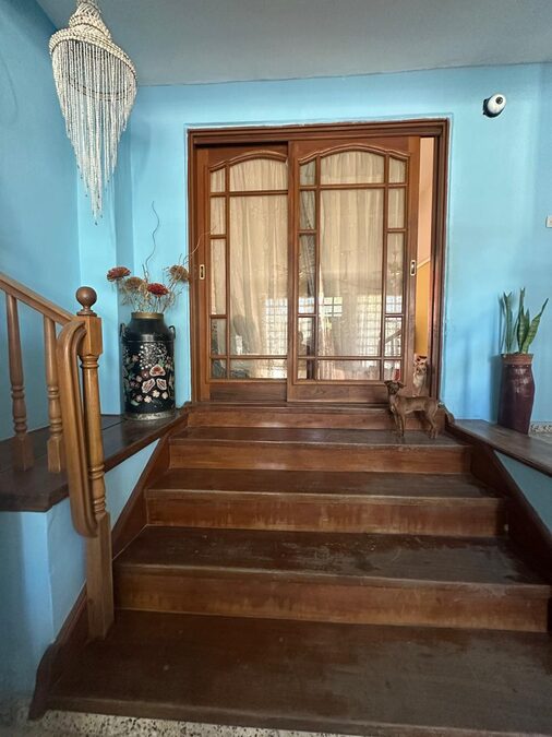 Casa de 7 dormitorios/2 cocinas y mucho mas.