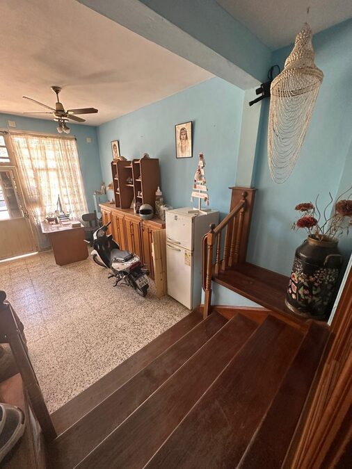 Casa de 7 dormitorios/2 cocinas y mucho mas.
