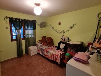 Casa de 7 dormitorios/2 cocinas y mucho mas.