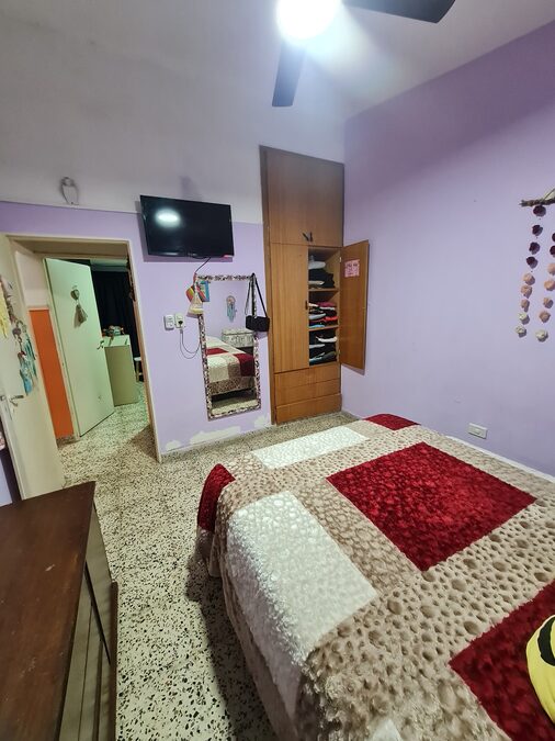 Casa de 7 dormitorios/2 cocinas y mucho mas.