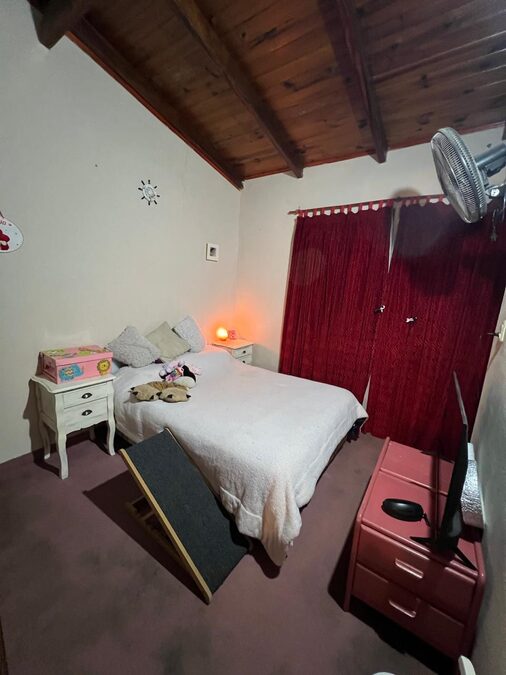 Casa de 7 dormitorios/2 cocinas y mucho mas.