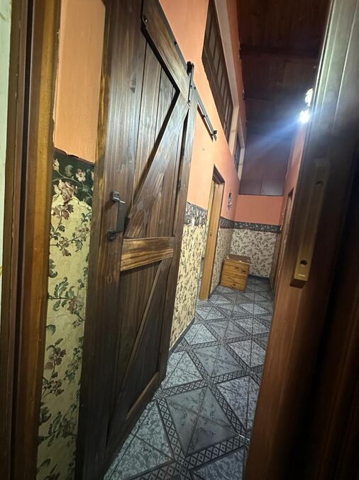 Casa de 7 dormitorios/2 cocinas y mucho mas.