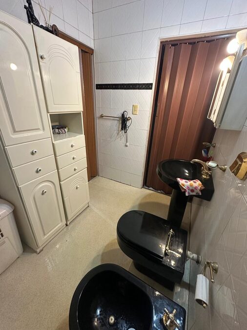 Casa de 7 dormitorios/2 cocinas y mucho mas.