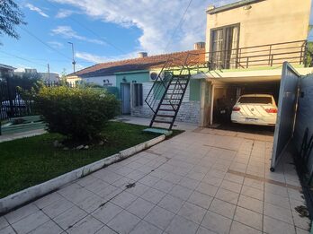 Casa con Departamento Independiente