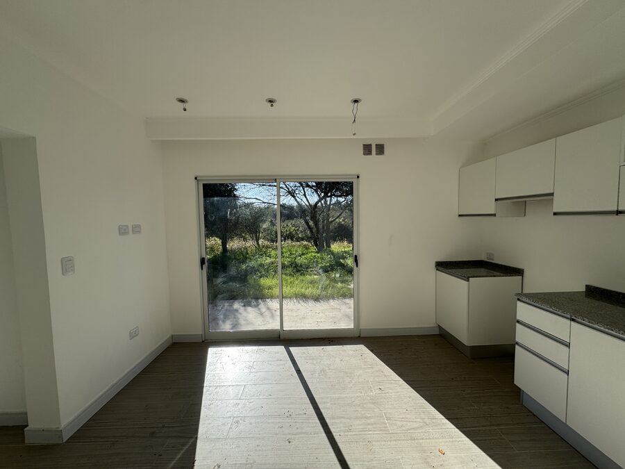 MODERNA CASA A ESTRENAR - ORO VERDE