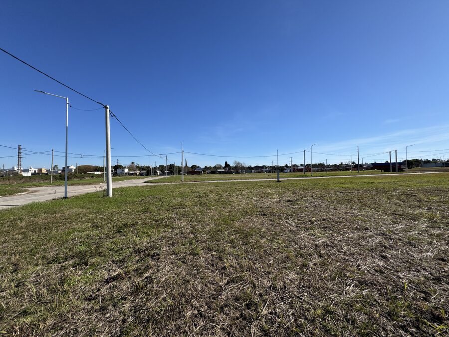 LOTE DE 450 m² EN ORO VERDE ZONA EL TRIANGULAR