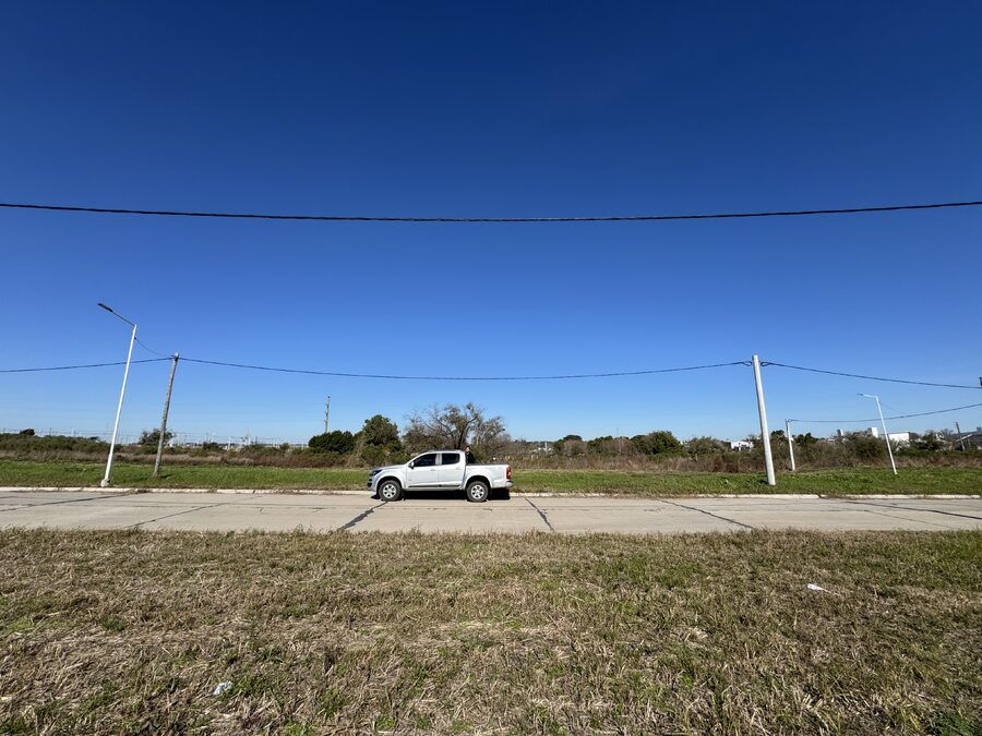 LOTE DE 450 m² EN ORO VERDE ZONA EL TRIANGULAR