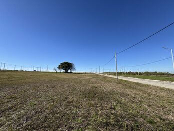 LOTE DE 450 m² EN ORO VERDE ZONA EL TRIANGULAR