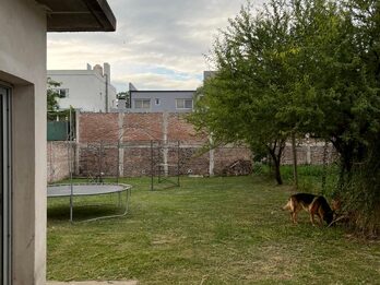 CASA MODERNA DE 2 DORMITORIOS | GRAN PATIO | APTO CRÉDITO