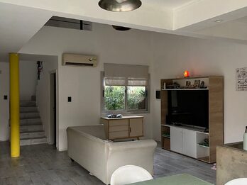 CASA MODERNA DE 2 DORMITORIOS | GRAN PATIO | APTO CRÉDITO