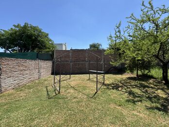 CASA MODERNA DE 2 DORMITORIOS | GRAN PATIO | APTO CRÉDITO