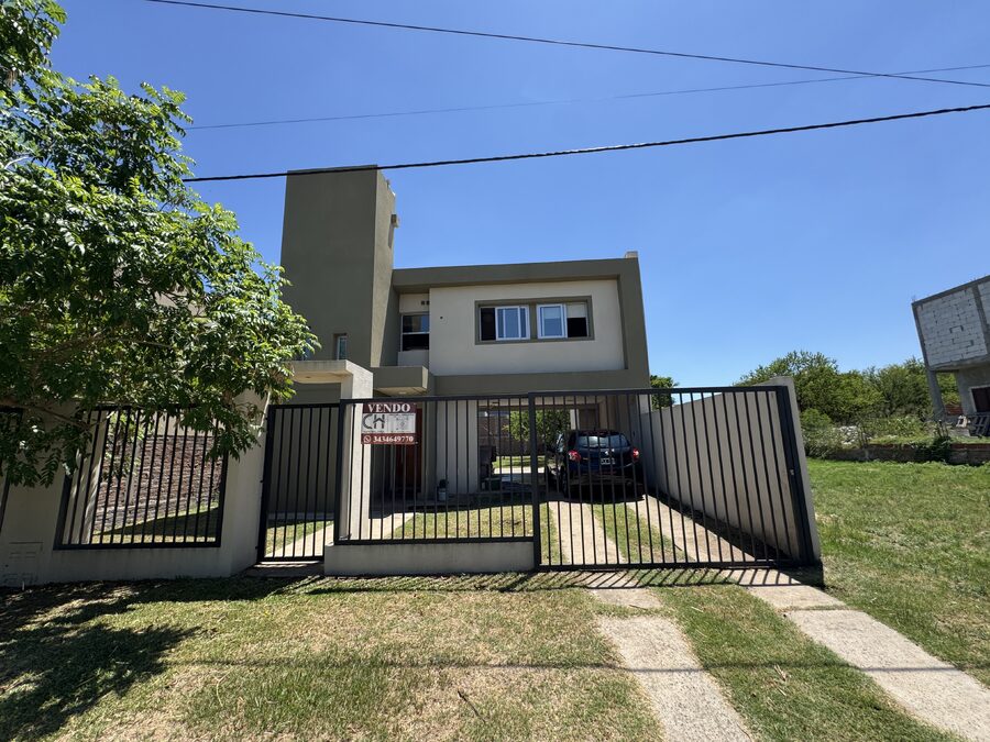 CASA MODERNA DE 2 DORMITORIOS | GRAN PATIO | APTO CRÉDITO