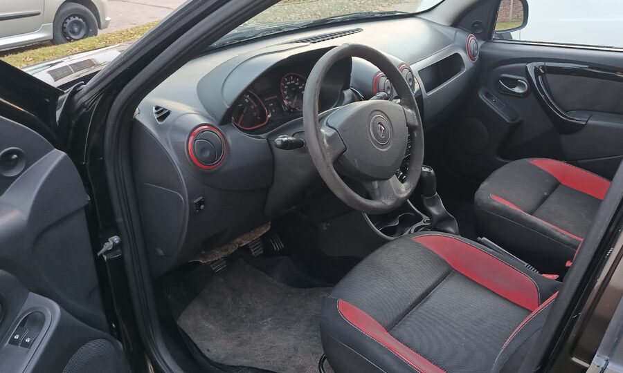 Sandero StepWay   RIP CURL   /     2012