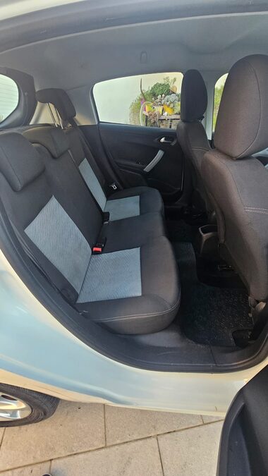 Peugeot 208 2014 Allure 1,5 102XXX Km UNICA MANO