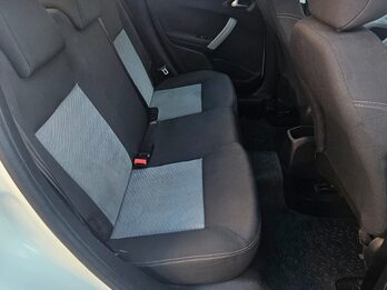 Peugeot 208 2014 Allure 1,5 102XXX Km UNICA MANO