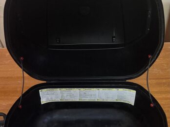 Baúl Moto GIVI 47 Lts Monolock Reflectivo